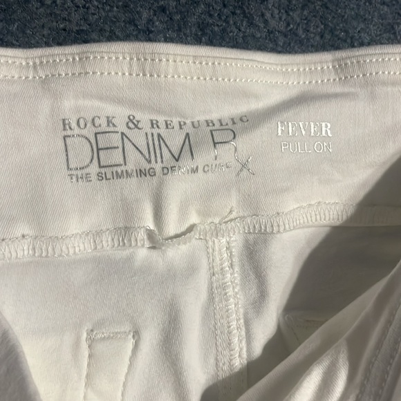 Very stretchy white jean look alike. Leggings - Picture 2 of 4